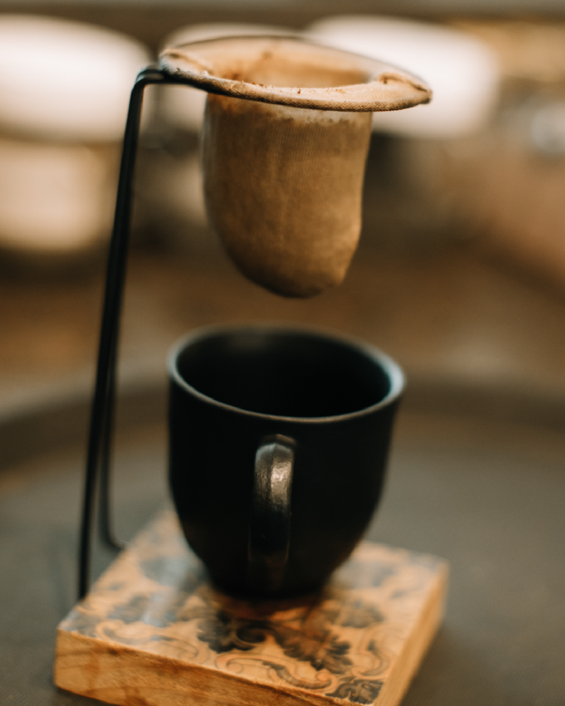 Extraído lentamente para destacar aromas e sabores únicos.